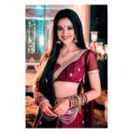 Shruti Sharma Instagram - Action🎬 Swipe👉 Cut ✂️ 😄 #onscreen #chamcham #offscreen #shrutisharma #kahani #namakisskka #moments #bts #lookbook 📸 By @_akshay_photography
