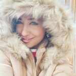 Shruti Ulfat Instagram - Winter has come ... ☃️❄️🌀 . . . #shrutipanwar #actor #actorslife #passion #zest #zingthing #staylove #stayyou #❤️🌞Shruti