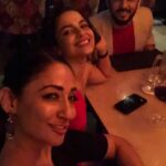 Shruti Ulfat Instagram - And yes we like to move … for sure.. crazeeee trio… one evening…reels…selfies.. and what not! With my darlins Druveee and Chittuuu @dhruvaditya_ @chitrashi . . . #Instareels #instagram #reelsinstagram #trendingreels #reelitfeelit #reelkarofeel #fun #music #dance #moves