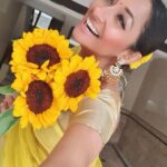 Shruti Ulfat Instagram - Sunflower Sunshine Shruti ... have a sunshine day everybody 💛🌻🌞 #💛🌞Shruti🌻 . . . #shrutipanwar #actor #actorslife #yellowlove #favcolour #favflower #favme