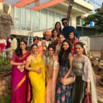 Shruti Ulfat Instagram - Gaurav aur Malloni ki shaadi mein hum sab... mazti aur mazza.. बधाईयाँ और प्यार शादी शुदा जोड़ी को @gauravamlani @millonikapadia @nakhreywala @aslijyotisharma @aparna.padgaonkar @tuffnut10 @ninadvaidya @javz747 @morpankh @aetashaa @sanikagadgil97 @vallari_20