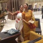 Shruti Ulfat Instagram - Tushar aur Jyoti ki Shaadi mein jaane ke liye tayyar...par pictures zaroor leni hain... with the gang Indira, Aparna, Kanan and Gaurav @indirakrishna101 @gauravamlani @kananmalhotra @aparna.padgaonkar Delhi, India