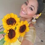 Shruti Ulfat Instagram - Sunflower Sunshine Shruti ... have a sunshine day everybody 💛🌻🌞 #💛🌞Shruti🌻 . . . #shrutipanwar #actor #actorslife #yellowlove #favcolour #favflower #favme