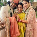 Shruti Ulfat Instagram - Gaurav aur Malloni ki shaadi mein hum sab... mazti aur mazza.. बधाईयाँ और प्यार शादी शुदा जोड़ी को @gauravamlani @millonikapadia @nakhreywala @aslijyotisharma @aparna.padgaonkar @tuffnut10 @ninadvaidya @javz747 @morpankh @aetashaa @sanikagadgil97 @vallari_20