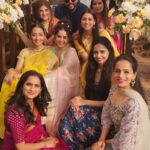 Shruti Ulfat Instagram - Gaurav aur Malloni ki shaadi mein hum sab... mazti aur mazza.. बधाईयाँ और प्यार शादी शुदा जोड़ी को @gauravamlani @millonikapadia @nakhreywala @aslijyotisharma @aparna.padgaonkar @tuffnut10 @ninadvaidya @javz747 @morpankh @aetashaa @sanikagadgil97 @vallari_20