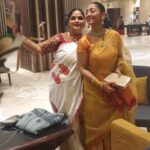 Shruti Ulfat Instagram - Tushar aur Jyoti ki Shaadi mein jaane ke liye tayyar...par pictures zaroor leni hain... with the gang Indira, Aparna, Kanan and Gaurav @indirakrishna101 @gauravamlani @kananmalhotra @aparna.padgaonkar Delhi, India