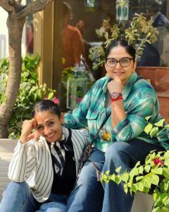 Shruti Ulfat Instagram - Enjoying the Delhi ki shuruati thand… with my fav actor n a lovely dost Indira and a freshly made friend Deepika n her son Abhi.. thank you for a beautiful mornin afternoon . Khan market mein khane khaas samay... @indirakrishna101 @myantarang 
.
.
.
#delhitimes #winterfeels #delhidiary #dost #fun #happiness #masti #food #love