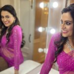 Smita Bansal Instagram - Mirror mirror on the wall… #zra #neelamoberoi #blurrypics #lovepurple #smitabansal #bhagyalakshmi #saree @zeetv