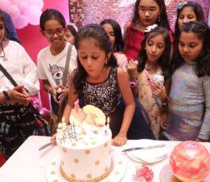 Smita Bansal Instagram - You know the birthday season is over when there is no more cake in the house😂😂
#anaaghasbirthday #happyday #peopleilove #happymemories #mummasbabygirl #anaagha #love #instalove
