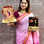 Sneha Wagh Instagram - Grateful!! Thank you @lokmatsakhimanchmumbai for this special GunGaurav Vishesh Puraskar… ❤️ Lots of Love, Saranghae . . #lokmatsakhi #happiness #blessed #gratitude #grateful #thankful #worldsariday #sarange #sarangesneha #snehawagh #ssnehawagh