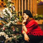 Sneha Wagh Instagram - Christmas is never over! Until there is love and the feeling of making someone else happy, it’s Christmas everyday… Some photo dump from my cute Xmas shoot! 🎄❤️ . . #MerryChristmas #Christmas2022 #ChristmasFeels #christmastime #sarange #sarangesneha #snehawagh #ssnehawagh