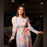Sneha Wagh Instagram - Hues of beauty and grace! The colors of life, dignified her... Because remember she's a Queen!! . . 📍: @fiscorestobar 👗: @fashionstruc . . #lookoftheday #photooftheday #ootd #lookbook #stylefile #stylish #sarange #sarangesneha #snehawagh #ssnehawagh