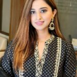 Somi Khan Instagram - Yeh Teri Chaand Baaliyan 🧿🖤✨
