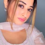 Somi Khan Instagram - Yu Ban Savar Ke Saamne Aaya Na Kijiye 💖 ______________________________ #selflove #selfcare #love #loveyourself #motivation #positivevibes #happiness #inspiration #life #quotes #instagood #believe #lifestyle #mindset #instagram #happy #positivity #success #motivationalquotes #goals #bhfyp #yourself #mentalhealth #like #inspirationalquotes #follow #fitness #quoteoftheday #healing #beauty