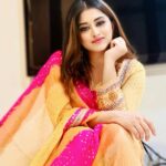 Somi Khan Instagram - Jumma Mubarak 🤲🏻⭐️🌙 . . . #jummahmubarak #ramadan #peace