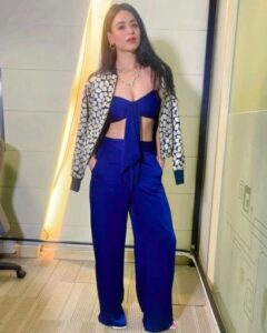 Soundarya Sharma Instagram - Beginning with a journey I left behind- Real Life! 
Happy to be back and meet my close ones & ofcourse my new extended family, my squad n each and everyone of you who believed in me … showered your love ♥️ 
Love you all 🤗 

Outfit: @swatimishraworld @swats.star 
👠: @stevemadden @stevemaddenindia 
🧥: @dior 

.
 #Soundarya #SoundaryaSharma #BiggBoss16 #BB16 #SquadSoundarya #Dimpledoll