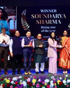Soundarya Sharma Instagram - Thank you @lokmat for this recognition! ✨
Grateful to have received an award as #RisingStarOfTheYear 2023 🙏🏼😇
@vijayjdarda @rishidarda @amruta.fadnavis @lokmat_sakhi 
Thank you each and everyone for believing in me ♥️

#SoundaryaSharma #RisingStarOfTheYear #2023 #BiggBoss16 #BB16 #SoundaryaSquad #SquadSoundarya