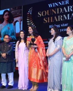 Soundarya Sharma Instagram - Thank you @lokmat for this recognition! ✨
Grateful to have received an award as #RisingStarOfTheYear 2023 🙏🏼😇
@vijayjdarda @rishidarda @amruta.fadnavis @lokmat_sakhi 
Thank you each and everyone for believing in me ♥️

#SoundaryaSharma #RisingStarOfTheYear #2023 #BiggBoss16 #BB16 #SoundaryaSquad #SquadSoundarya