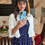 Sowmya Menon Instagram - She who leaves a trail of glitter is never forgotten✨🥰 In frame - Glitter marble pattern protective case S22 ultra feat - @Peeperlyindia #Peeperly #Peeperlyindia #S22ultracases #S22ultracovers