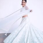 Sreejita De Instagram - This song makes me “pagal” ❤️🎶 Wearing @asopalav @saree.com_by_asopalav #reelsinstagram #reelitfeelit #sreejitade #merejaan #nickjonas
