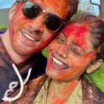 Sreejita De Instagram - This year’s Holi we were not in India, but made sure to celebrate in #germany nonetheless… Happy Holi to All of you! 🎉🎨🤗 #happyholi #germany #couplegoals #holi #sreejitade #sreejita #sreejitamichael❤