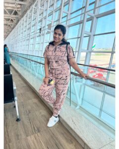 Srinisha Jayaseelan Instagram - Singapore are you ready 💜❤️😍🔥
Very much excited to see you all in @immancomposer sir’s live in concert on 25th September at Esplanade hall !💜❤️

#singer #playback #dimman #live #singapore