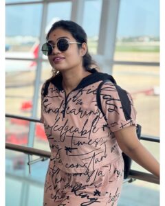 Srinisha Jayaseelan Instagram - Singapore are you ready 💜❤️😍🔥
Very much excited to see you all in @immancomposer sir’s live in concert on 25th September at Esplanade hall !💜❤️

#singer #playback #dimman #live #singapore