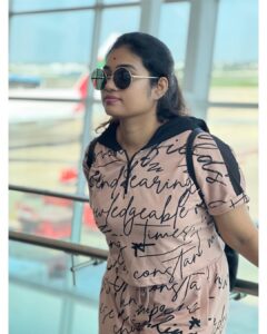 Srinisha Jayaseelan Instagram - Singapore are you ready 💜❤️😍🔥
Very much excited to see you all in @immancomposer sir’s live in concert on 25th September at Esplanade hall !💜❤️

#singer #playback #dimman #live #singapore