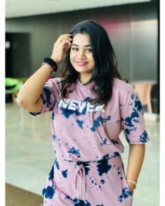 Srinisha Jayaseelan Instagram - Hello Malaysia 💜❤️