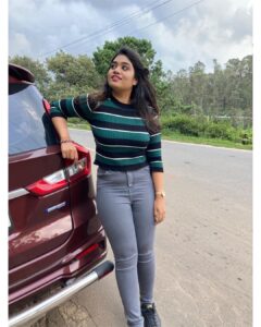 Srinisha Jayaseelan Instagram - Weekend it is!!!💜❤️
📸 : @madhujoshika_jayaseelan 😘