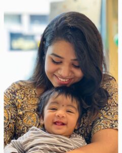 Srinisha Jayaseelan Instagram - Meet my Xerox🥺💜❤️
Couldn’t hold myself from posting these adorable pictures with my niece💜❤️
📸: @madhujoshika_jayaseelan 😘
#myhappyplace #myhappiness #angel #mydoll #niece #babygirl