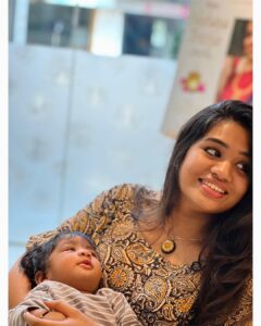Srinisha Jayaseelan Instagram - Meet my Xerox🥺💜❤️
Couldn’t hold myself from posting these adorable pictures with my niece💜❤️
📸: @madhujoshika_jayaseelan 😘
#myhappyplace #myhappiness #angel #mydoll #niece #babygirl