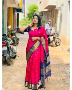 Srinisha Jayaseelan Instagram - இனிய தீபாவளி திருநாள் நல்வாழ்த்துக்கள்💜❤️
Wearing amma’s 25years old pattu saree😍💜❤️
📸: @snaps_by_madhu 😘