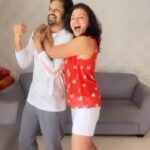 Suhasi Dhami Instagram - Husbands always claim to be multitaskers but just ask them to do a simple task and see how many trials they take to get this one right 😎 Shout out to following wives and challenging their husbands if they can pull this one before their wives 1. @dhamidrashti @khemkaniraj 2. @ashitadhawan @saileshgulabani 3. @poppyjabbal @karanvgrover 4. @sheetalnisar17 @mehulnisar 5. @preetkaurnayak @vishynayak 6. @anchal_sabharwal & Vikiii 7. @bhattacharya.richa 8. @kavittagranaa @bikesn_camera 9. @rahulpandeylive and wife 10. @mansi.g.s and amit 11. @cherylandyoga @drankitsavla 12. @chhavihussein @mohithussein 13. @nehaasaxena @shaktiarora