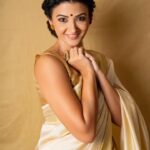 Suhasi Dhami Instagram - Caption……????? Make up @shaylinayak Hair @jayshreethakkarhairartist Captured by @photophactory_production