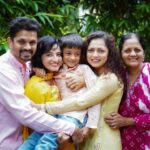 Suhasi Dhami Instagram - Happy dassera from us to you 🙏🙏🙏 @jaisheeldhami @dhamidrashti @vibhutidhami #family #festivevibes