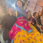 Suhasi Dhami Instagram - My favourite festival with my favourite people 💃💃💃💃#navratri #dance #festivevibes