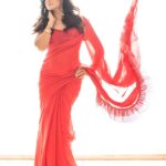 Suhasi Dhami Instagram - Hawa main udta jaye 💃💃💃 Managed by : @celeb_connect Styled By : @anusoru Jewellery: @creationsshanvi Makeup : @mansiisharma_mua Hair : @stylistsony Photographer : @sahil_shah_photography