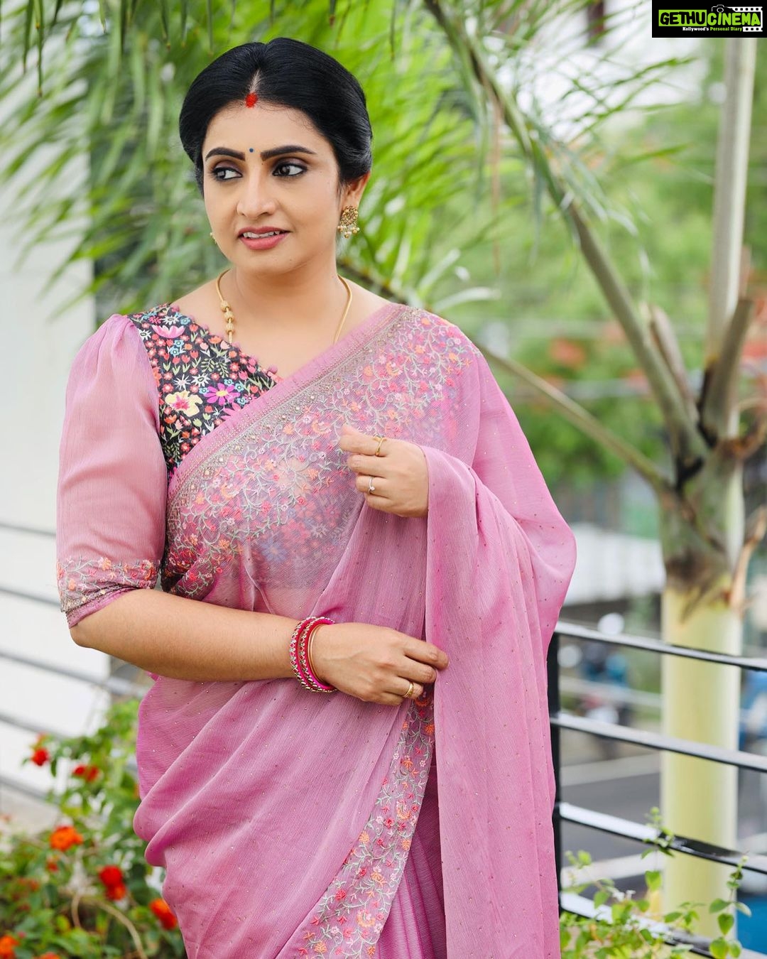 Actress Sujitha HD Photos and Wallpapers April 2023 - Gethu Cinema