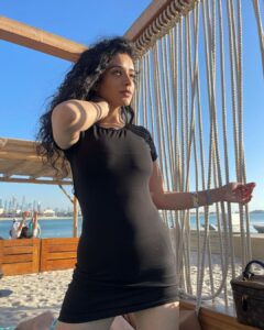 Sukirti Kandpal Instagram - Wind in my hair 🤩🌸🐈🥳