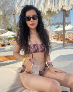 Sukirti Kandpal Instagram - Moana vibes 👩🏻‍🦱🌸🐈🥰🥰