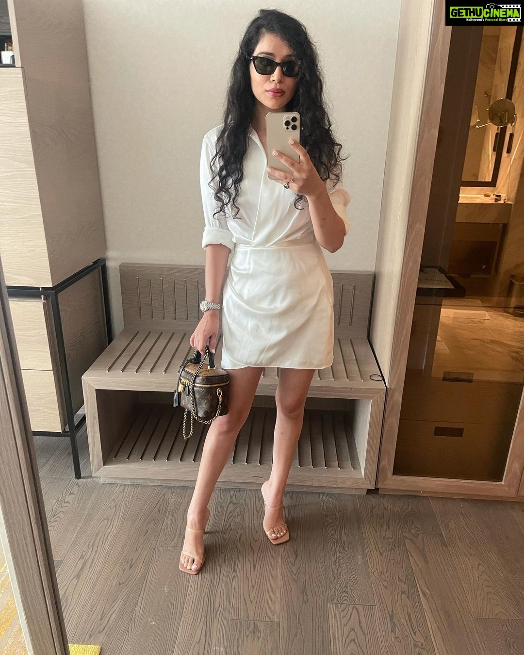 Actress Sukirti Kandpal HD Photos and Wallpapers April 2022 - Gethu Cinema