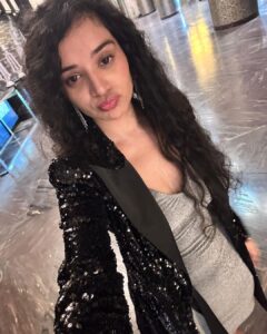 Sukirti Kandpal Instagram - Silver lining . Literally .