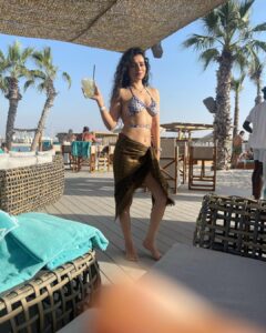 Sukirti Kandpal Instagram - Mentally  here ... always 😋🤩😔🍹👩🏻‍🦱
