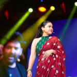 Sumona Chakravarti Instagram - A Big Thank you Toronto for the overwhelming love to us all. It was a delight to perform for you. ♥️🙏🏻💫🍁 Thank u for some of the pictures @simrangill_photography 🙏🏻 Wearing my favourite @suta_bombay #kapilsharmashow #kapilsharmashowlive #CanadaTour #Canadadiaries First Ontario Centre, Hamilton Ontario Canada
