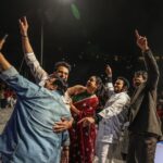 Sumona Chakravarti Instagram - A Big Thank you Toronto for the overwhelming love to us all. It was a delight to perform for you. ♥️🙏🏻💫🍁 Thank u for some of the pictures @simrangill_photography 🙏🏻 Wearing my favourite @suta_bombay #kapilsharmashow #kapilsharmashowlive #CanadaTour #Canadadiaries First Ontario Centre, Hamilton Ontario Canada
