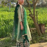 Sumona Chakravarti Instagram - Mere veere ki shaadi ke liye taiyaar 💗 . Jewellery: @curiocottagejewelry Clothes : Personal but made by @poonampamnaniofficial 📸 hamari pyaari @anusoru 🥰 Shahtalai, Distt. Bilaspur, HP