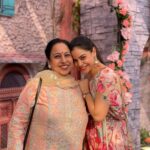 Sumona Chakravarti Instagram - The FIRST person I really wanna meet & hug …. She’s been keeping my dabba outside my door these past 10 days. Starts with tea to juice to lunch to dinner… Counting my blessings each day! Can’t wait to be Negative now! Maa ♥️