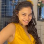 Sumona Chakravarti Instagram - #Ad 🚨Giveaway Alert! 🚨 Tell me what you love most about Garnier's Bright Complete Vitamin C Serum and 3 lucky winners will get a chance to win goodies from @garnierindia The Garnier Bright Complete Vitamin C Serum is a must try for Spot-less, Bright skin in just 3 Days*! Vitamin C Se #SpotlessMe #CTheChange @amazonfashionin @nykaa @flipkart @letspurplle *Basis Clinical Studies.