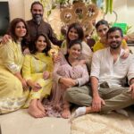 Sumona Chakravarti Instagram - Ganpati Bappa Morya! 🌼🌸🌼🌸 #MyVibeMyTribe #friendshipgoals ♥️♥️